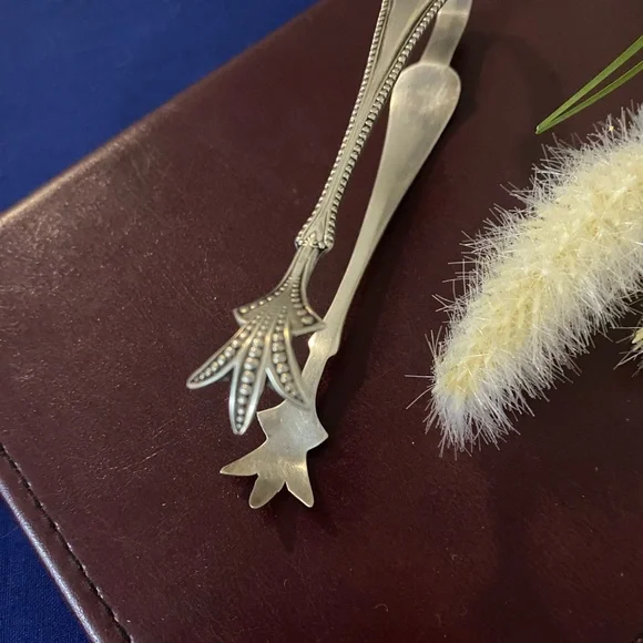 Antique Silverplate Sugar or Ice Cube Tongs - Picture 3 of 3